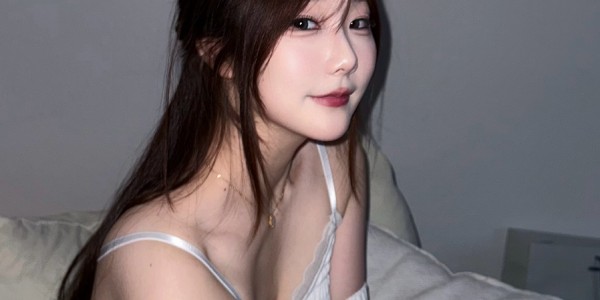 乐鱼体育下载-她比阿卡丽更迷人！LPL英文流解说Kitty社媒晒照