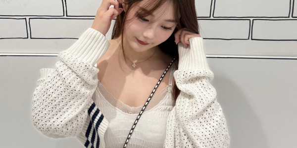 乐鱼体育下载-她比阿卡丽更迷人！LPL英文流解说Kitty社媒晒照