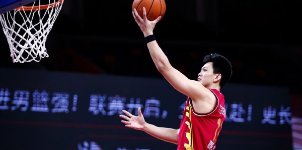 乐鱼体育官网网页版-姜宇星加盟辽宁内幕！年薪高达550万，试训杨鸣非常满意