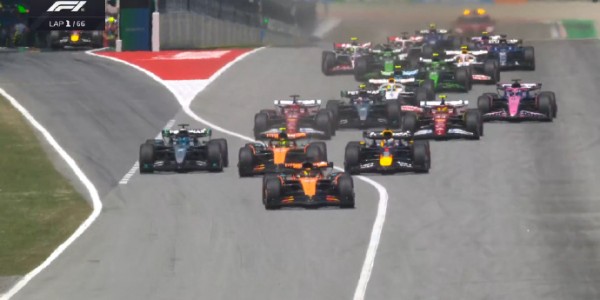 乐鱼vip注册-🏎F1西班牙站正赛：皮亚斯特里夺冠，维斯塔潘被罚跌至第十